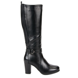 Filippo Bottes chaudes sur un poteau le noir