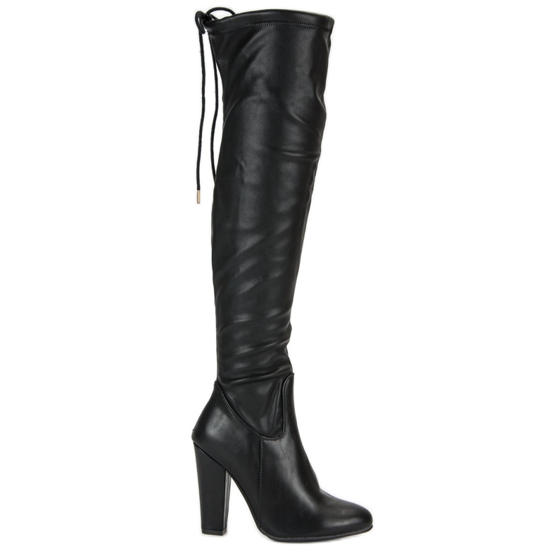 Cm Paris Hauts mousquetaires sur un poteau le noir