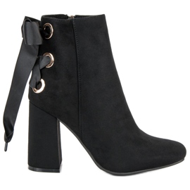 Ideal Shoes Bottes sexy sur le poste noir
