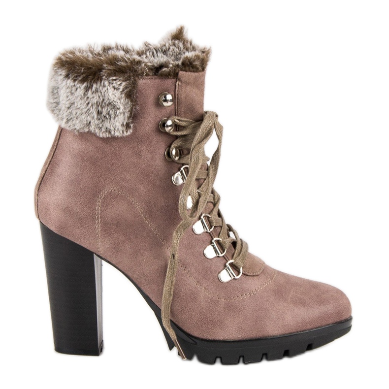 Cm Paris Bottines à lacets sur un poteau brun
