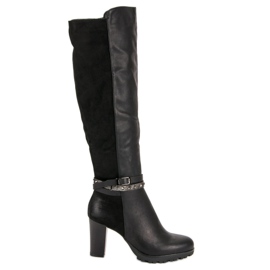 SDS Bottes à la mode sur le poste le noir