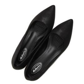 Escarpins sur un talon bas noir B-36 Noir le noir