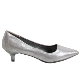 Escarpins sur un talon bas argent B-36 Gris