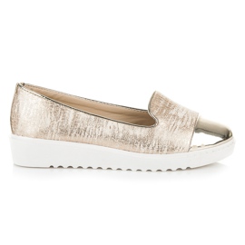 Nio Nio Seigneurs d'or sur la plate-forme doré