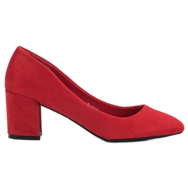 Ideal Shoes Pompes rouges sur un pilier