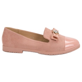Seigneurs au nez vernis rose
