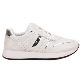 Baskets blanches confortables