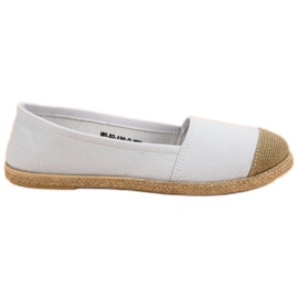 Espadrilles blanches à la mode