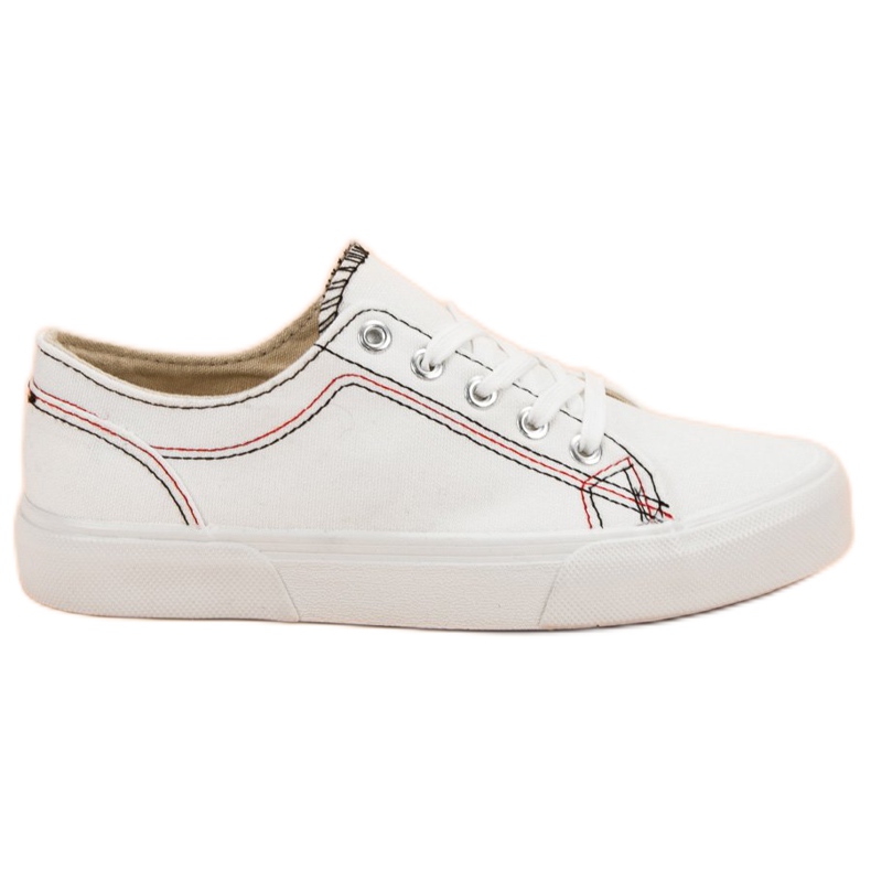 Kylie des baskettes blanches