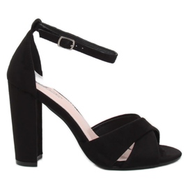 Sandales noires sur le poteau 369-34 Noir