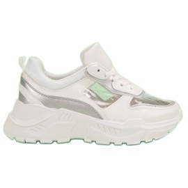 Baskets transparentes sur la plate-forme blanc