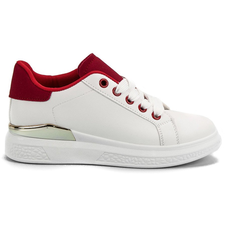 Des baskettes blanches