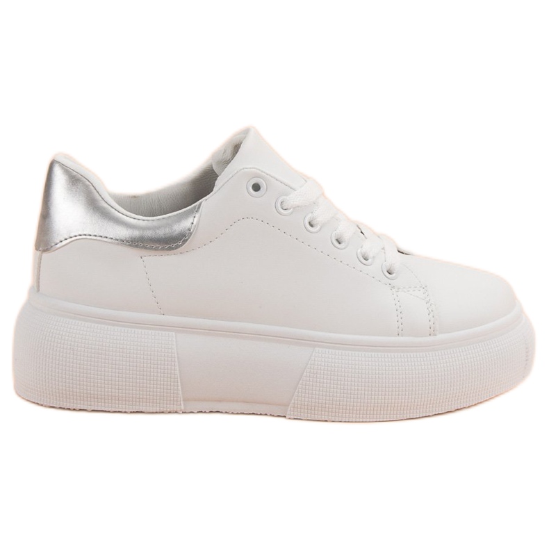Renda Chaussures blanches sur la plate-forme