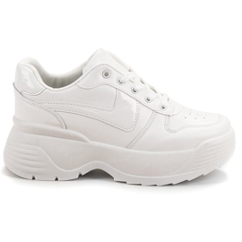 Kylie Baskets sur la plate-forme blanc