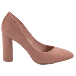 Small Swan Escarpins en daim sur un pilier rose