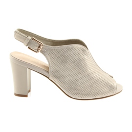 Sandales sur le poste de Sergio Leone 812 beige doré