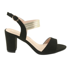 Sandales sur le poteau Filippo 817 noir / or jaune