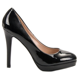 Small Swan Pins Vernis Sur La Plateforme noir