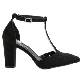 Primavera Escarpins noirs sur un pilier