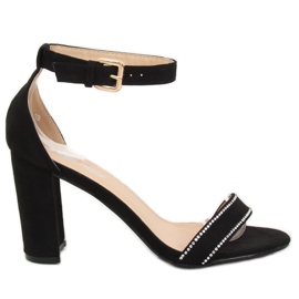 Sandales noires sur le poteau A8020 Noir le noir
