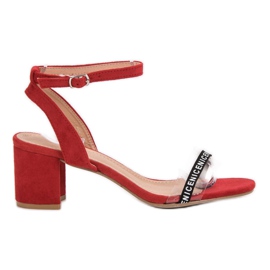 Ideal Shoes Sandales en daim élégantes rouge