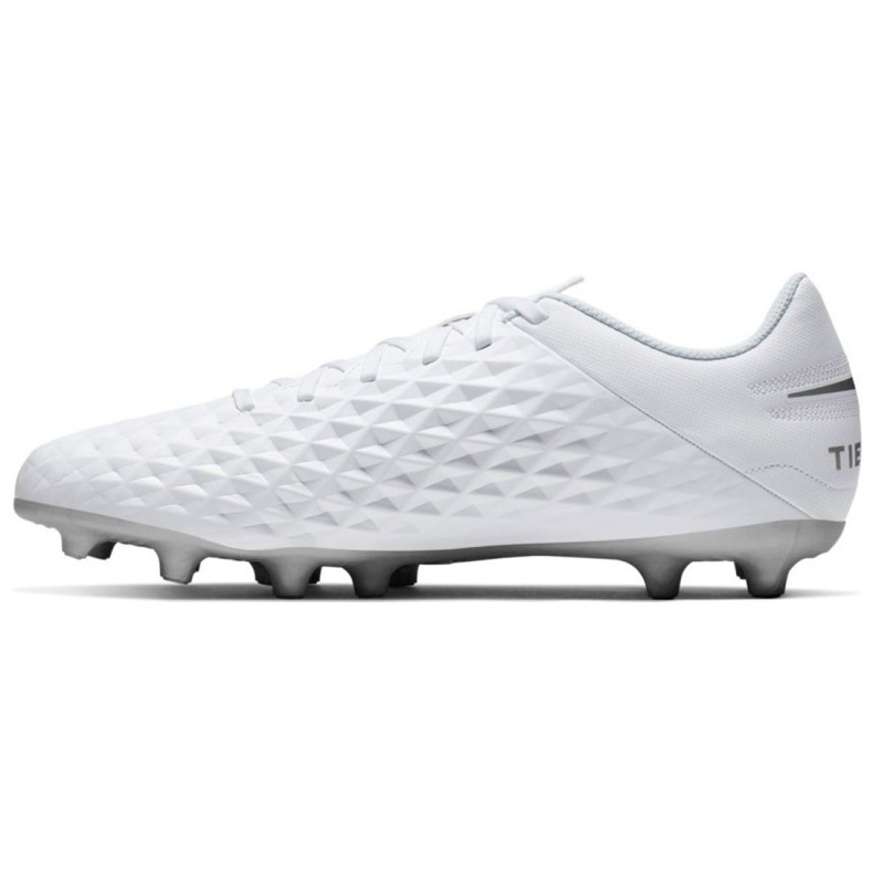 Chaussures de football Nike Tiempo Legend 8 Academy Club FG / MG M AT6107-100 blanche blanche