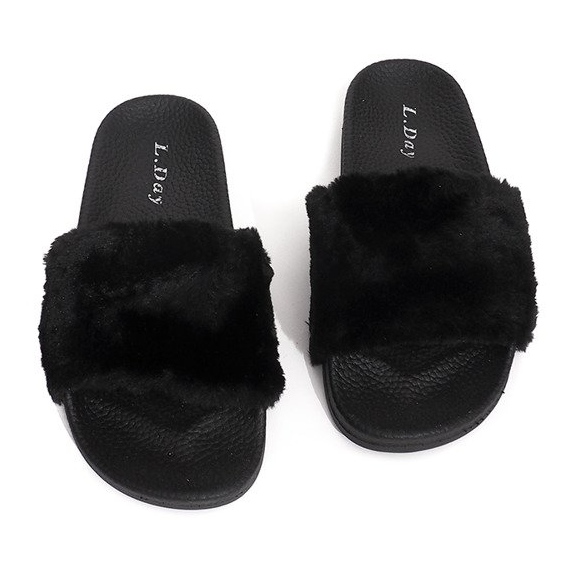 Pantoufles en fourrure noire LS-1 le noir