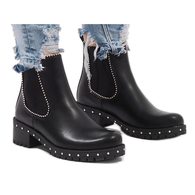Bottes isolées noires à crampons 17031-25 le noir