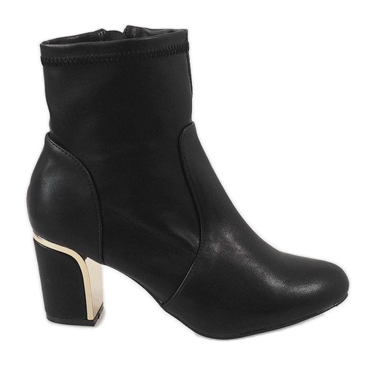 Bottes noires sur le poteau MJ1509 le noir