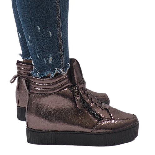 Baskets isolées marron BB-1652 brun