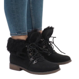 Bottes en fourrure isolées noires B9816-KB