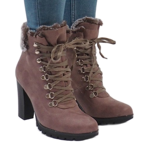 Boots kaki sur le poteau N50 vert