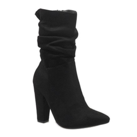 Bottines en daim noir sur le poteau 873-16 le noir
