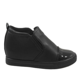 Baskets noires sur le coin DD409-1 le noir