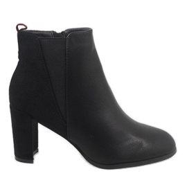 Bottines noires sur le poteau A5580 le noir