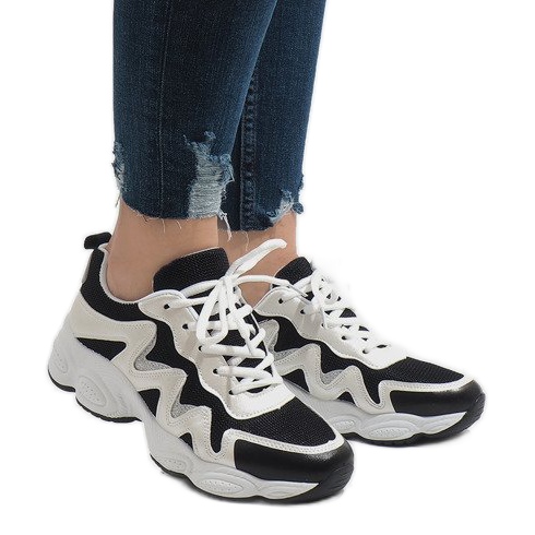 Chaussures de sport à la mode noires KB-153 le noir