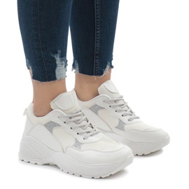 Chaussures de sport blanches BY-080