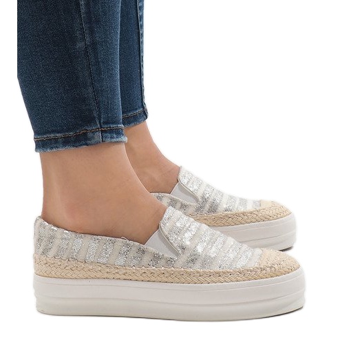 Espadrilles baskets blanches sur la plateforme GH001