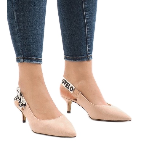 Escarpins roses sur un talon HD-33