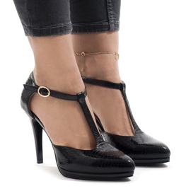 Escarpins noirs sur le montant A509-22-2