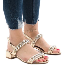 Sandales dorées à talons hauts 77-15