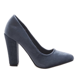 Escarpins en velours gris sur le pilier 91603-1