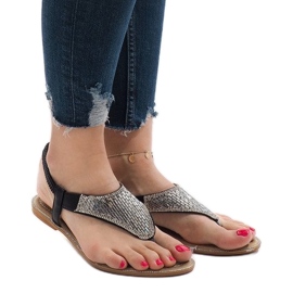 Sandales noires ornées de B-935