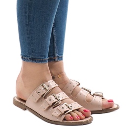 Chaussons roses avec clous et boucle F-3659 Chaussons roses avec clous et boucle F-3659