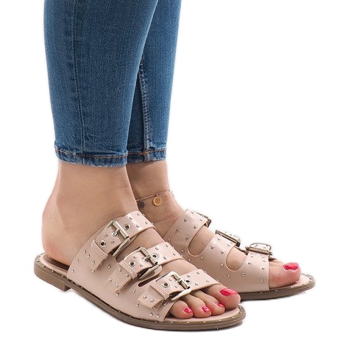 Chaussons roses avec clous et boucle F-3659 Chaussons roses avec clous et boucle F-3659