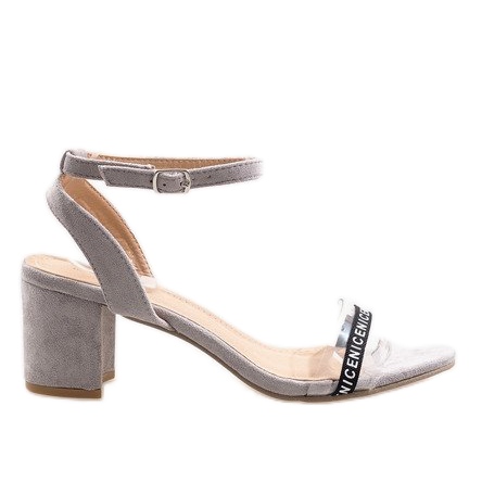 Sandales grises sur le poteau en daim S-7347 beige