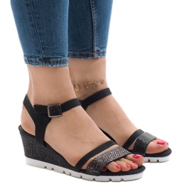 Sandales noires sur la plateforme Y-8217 le noir Sandales noires sur la plateforme Y-8217 le noir