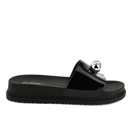 Chaussons noirs à boules 1819