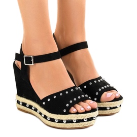 Sandales compensées noires avec perles 77-32