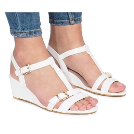 Sandales compensées blanches laquées 668-1
